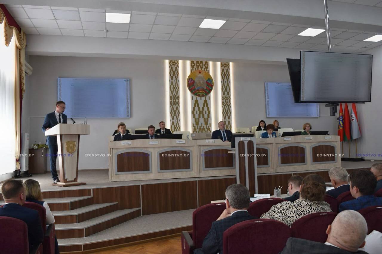 На заседании райисполкома в Борисове рассмотрены вопросысоциально-экономического развития региона. И не только