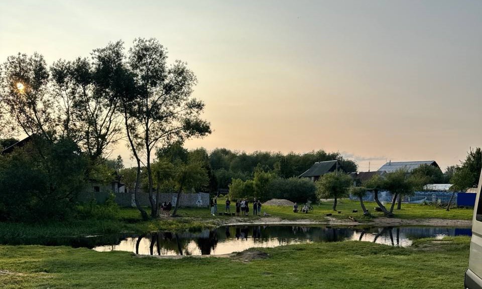 В Борисове подростки распивали спиртное у реки