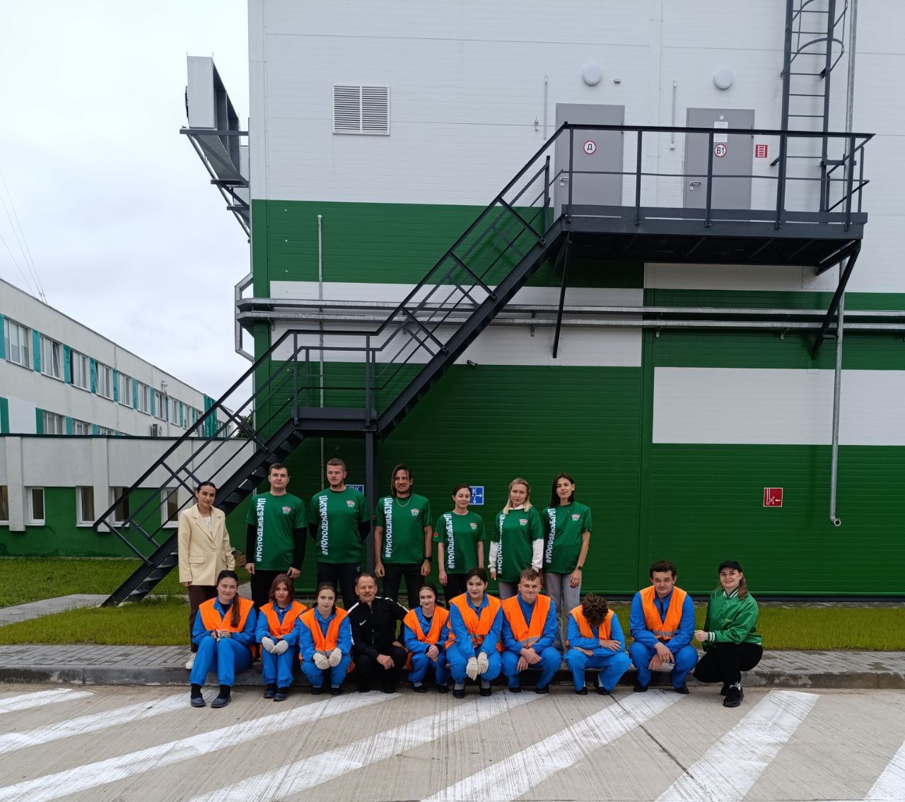 Молодежь БЗМП и бойцы студотряда присоединились к «Народной зарядке»
