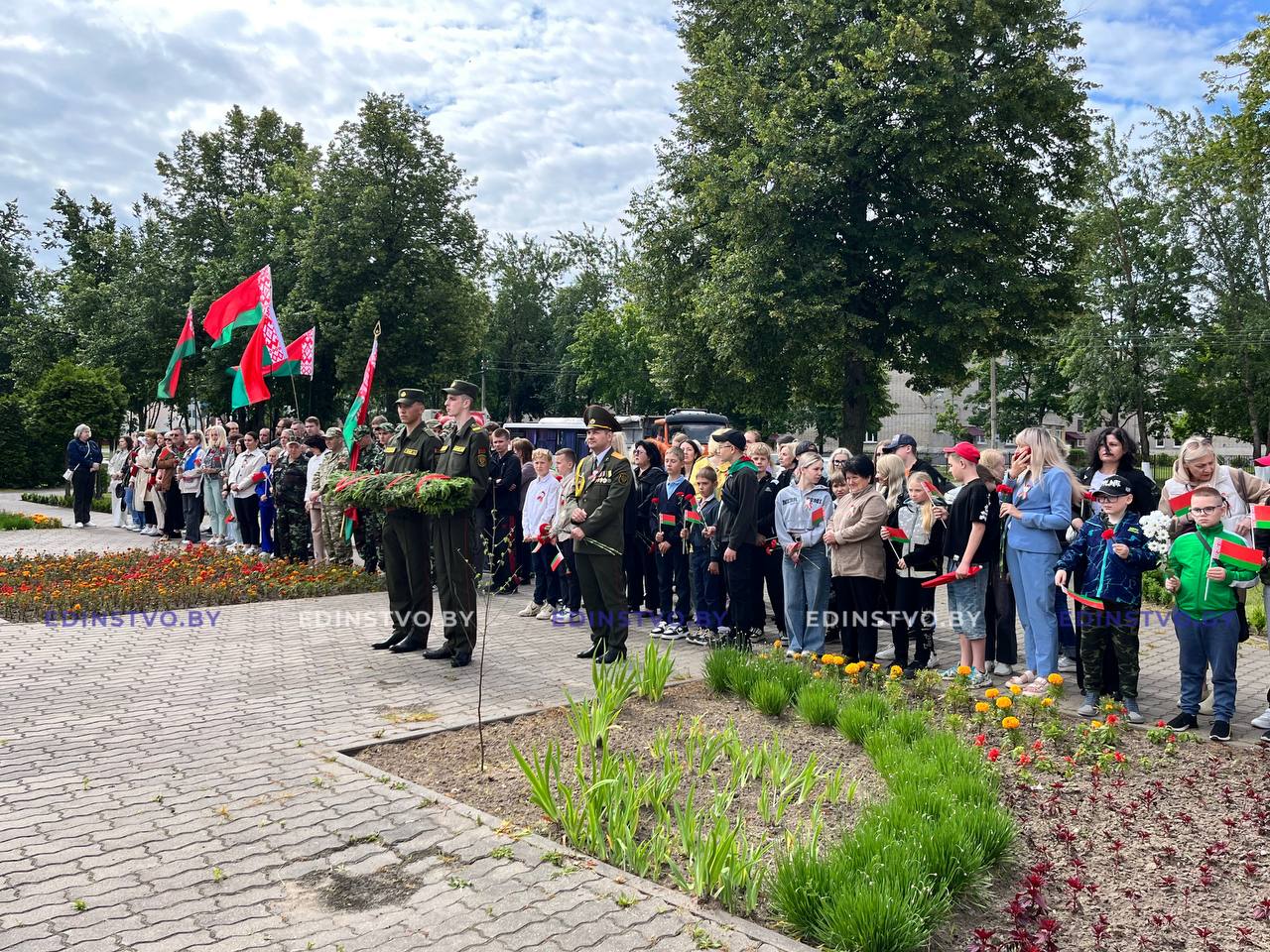 На Борисовщине прошли церемонии возложения цветов к памятникам