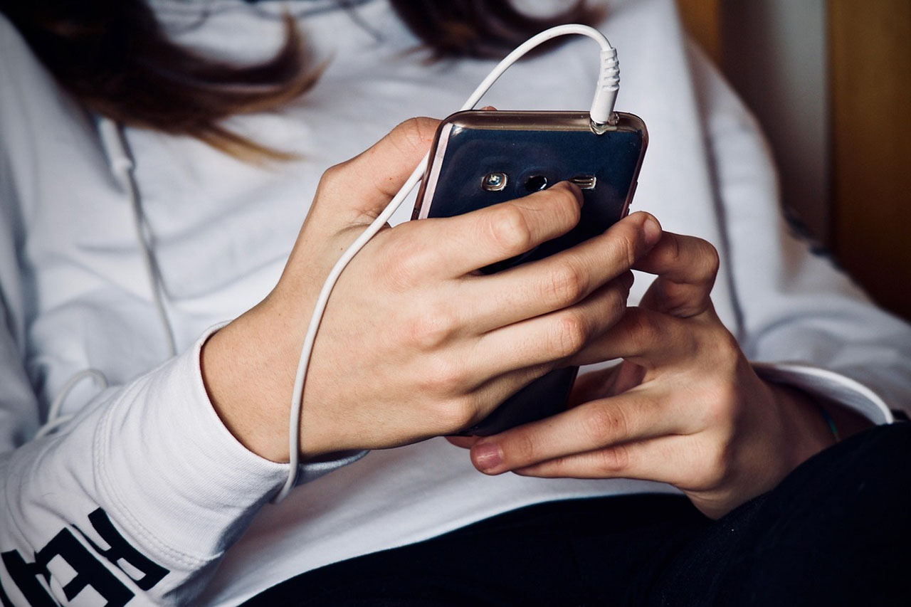 Школьники будут оставлять телефоны в специальных местах перед уроками 1 Школьники будут оставлять телефоны в специальных местах перед уроками