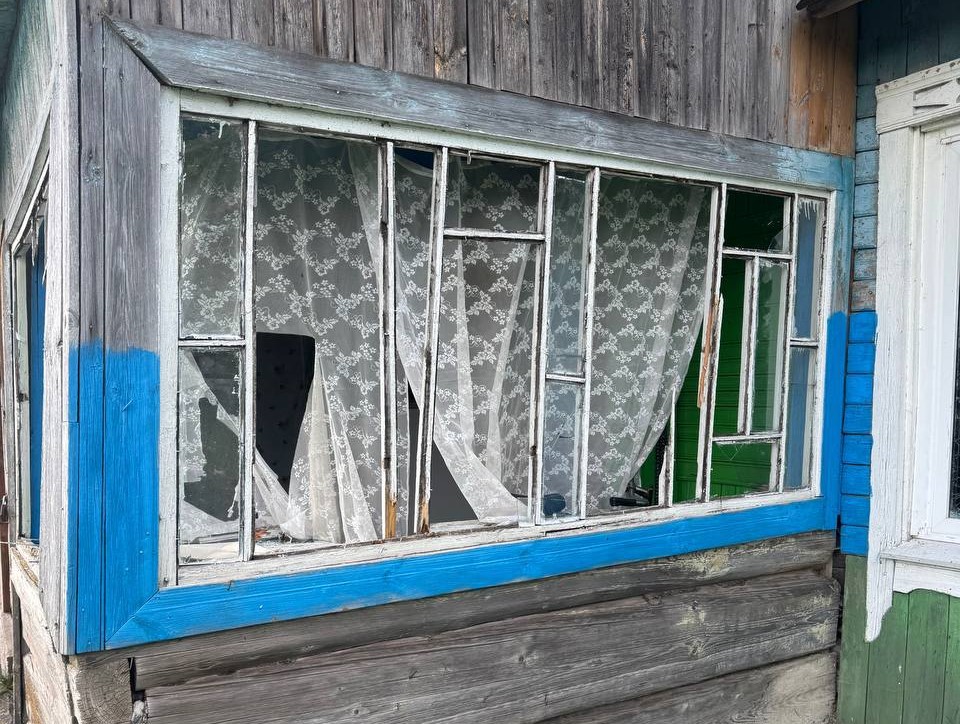 В Борисовском районе сельчанин подшофе разбил окна в чужом доме