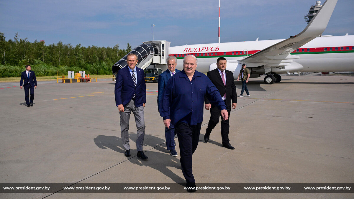 Александр Лукашенко прибыл с рабочим визитом в Российскую Федерацию