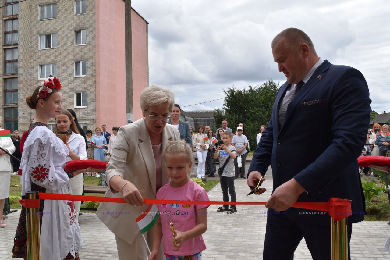 В Борисове открылась первая в области модульная библиотека