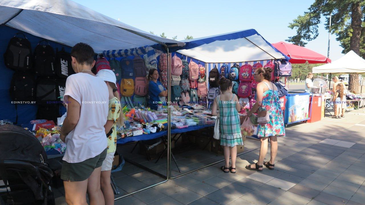 Как на Борисовщине торговые объекты обеспечивают покупателей товарами школьногоассортимента к новому учебному году