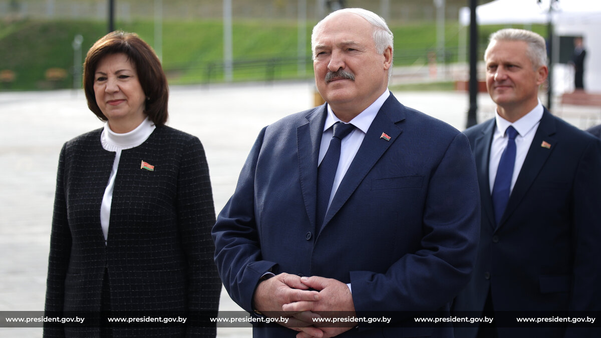 Александр Лукашенко ознакомился с благоустройством Минска и посетилреконструированный комплекс «Лошицкий» 1 Александр Лукашенко ознакомился с благоустройством Минска и посетилреконструированный комплекс «Лошицкий»