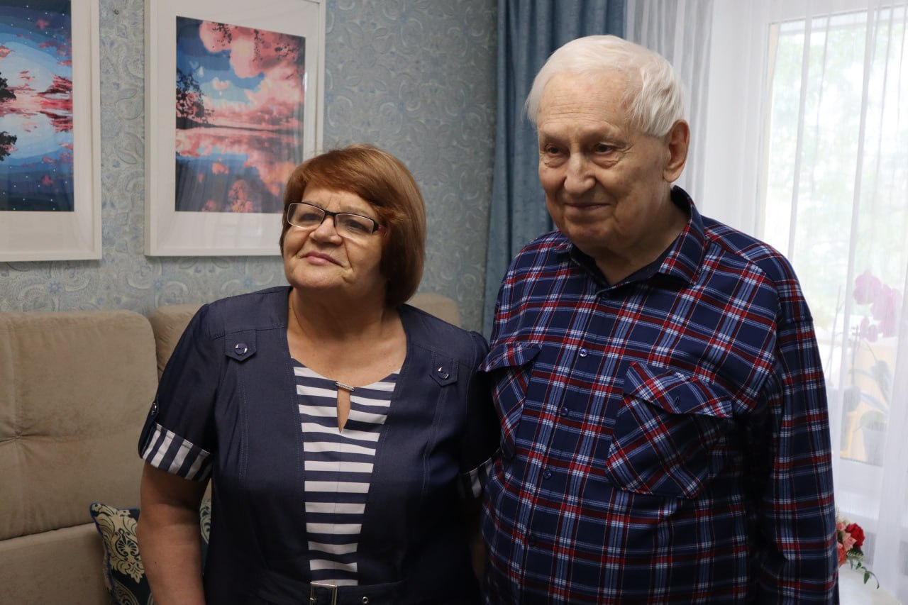 В Борисове супружеская пара, получившая белорусское гражданство, торжественнопринесла присягу 1 В Борисове супружеская пара, получившая белорусское гражданство, торжественнопринесла присягу