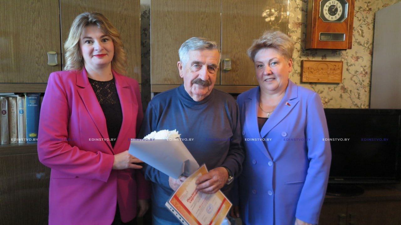 Благодарность за многолетний труд: представители Борисовской ЦРБ поздравили надому ветеранов здравоохранения региона