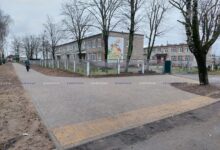 Вдоль дошкольного учреждения на ул. Краснознаменной в Борисове появиласьблагоустроенная пешеходная дорожка 10 Вдоль дошкольного учреждения на ул. Краснознаменной в Борисове появиласьблагоустроенная пешеходная дорожка