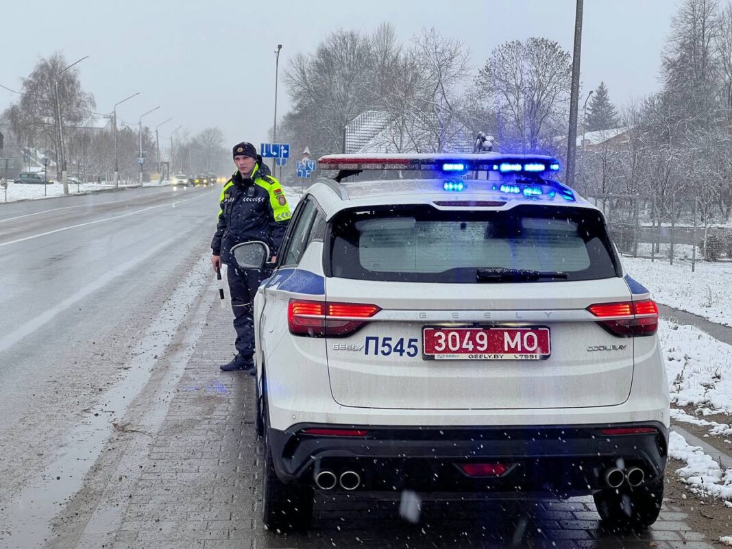 О правилах поведения на дороге во время гололедицы напомнили в МВД 1 О правилах поведения на дороге во время гололедицы напомнили в МВД