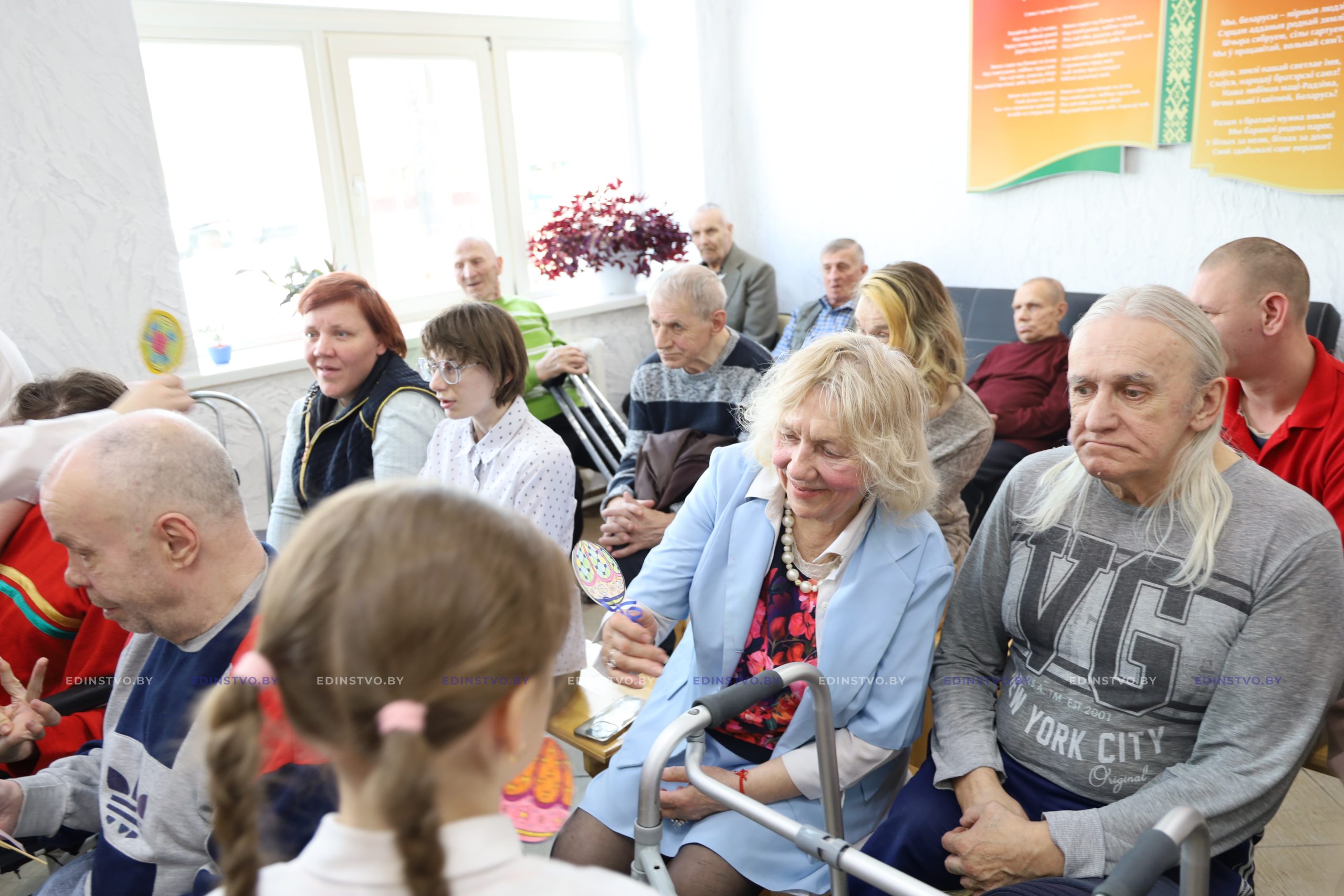 Поделиться теплом: Борисовский район присоединился к акции «Подари радостьближнему»