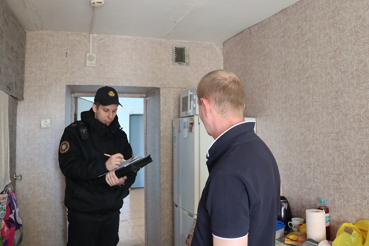 «Жизнь без опаски»: пожарная безопасность общежитий на особом контролеспасателей 1 «Жизнь без опаски»: пожарная безопасность общежитий на особом контролеспасателей