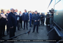 Президент Беларуси Александр Лукашенко совершает рабочую поездку вКраснопольский район Могилевской области