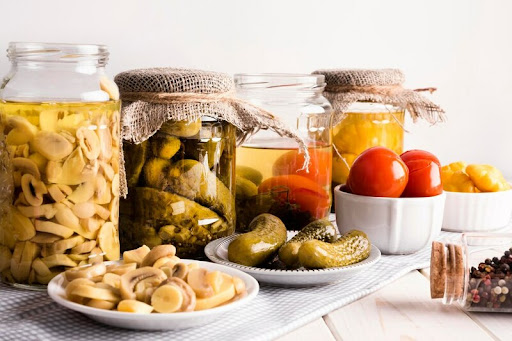 Можно ли заразиться ботулизмом от консервированных продуктов? Беседа с экспертом