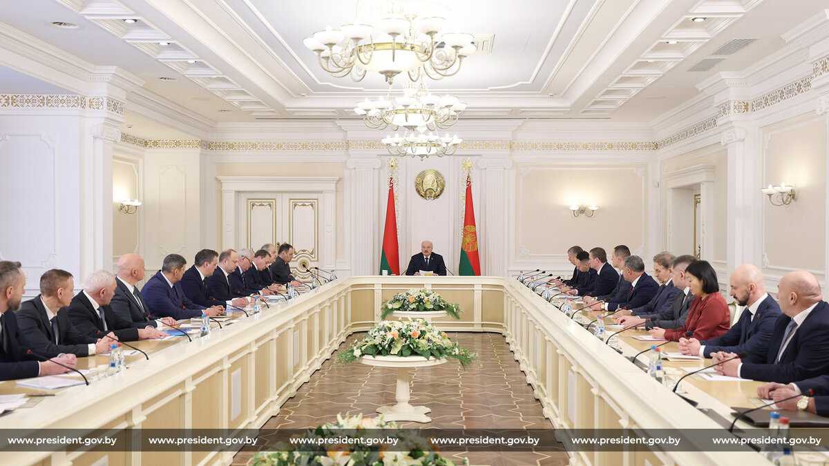 Александр Лукашенко провел встречу с представителями частных предприятий