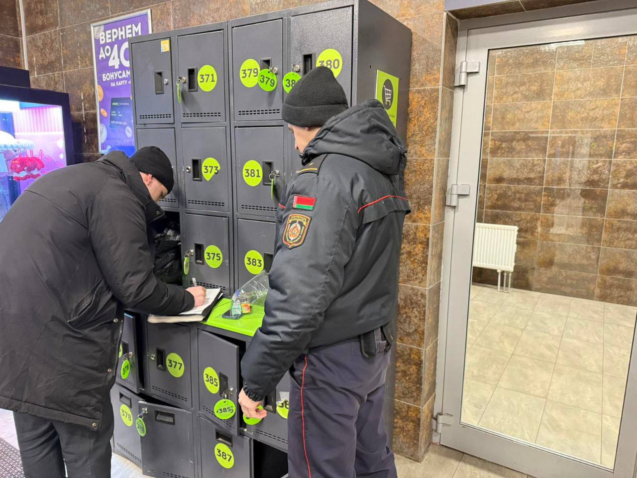 Где и как подростки покупают вейпы и жидкости к ним, выяснили в ходе рейда правоохранители Борисова