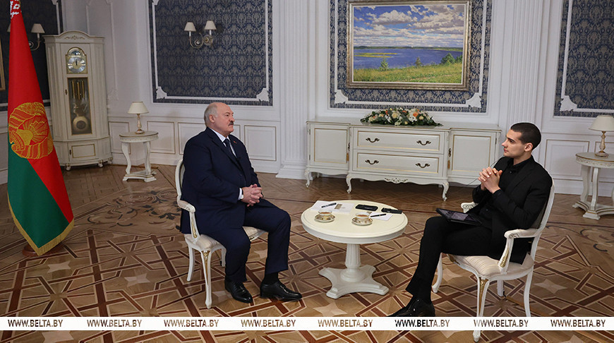 Александр Лукашенко дал интервью американскому блогеру, представителю новых медиа Марио Науфалу