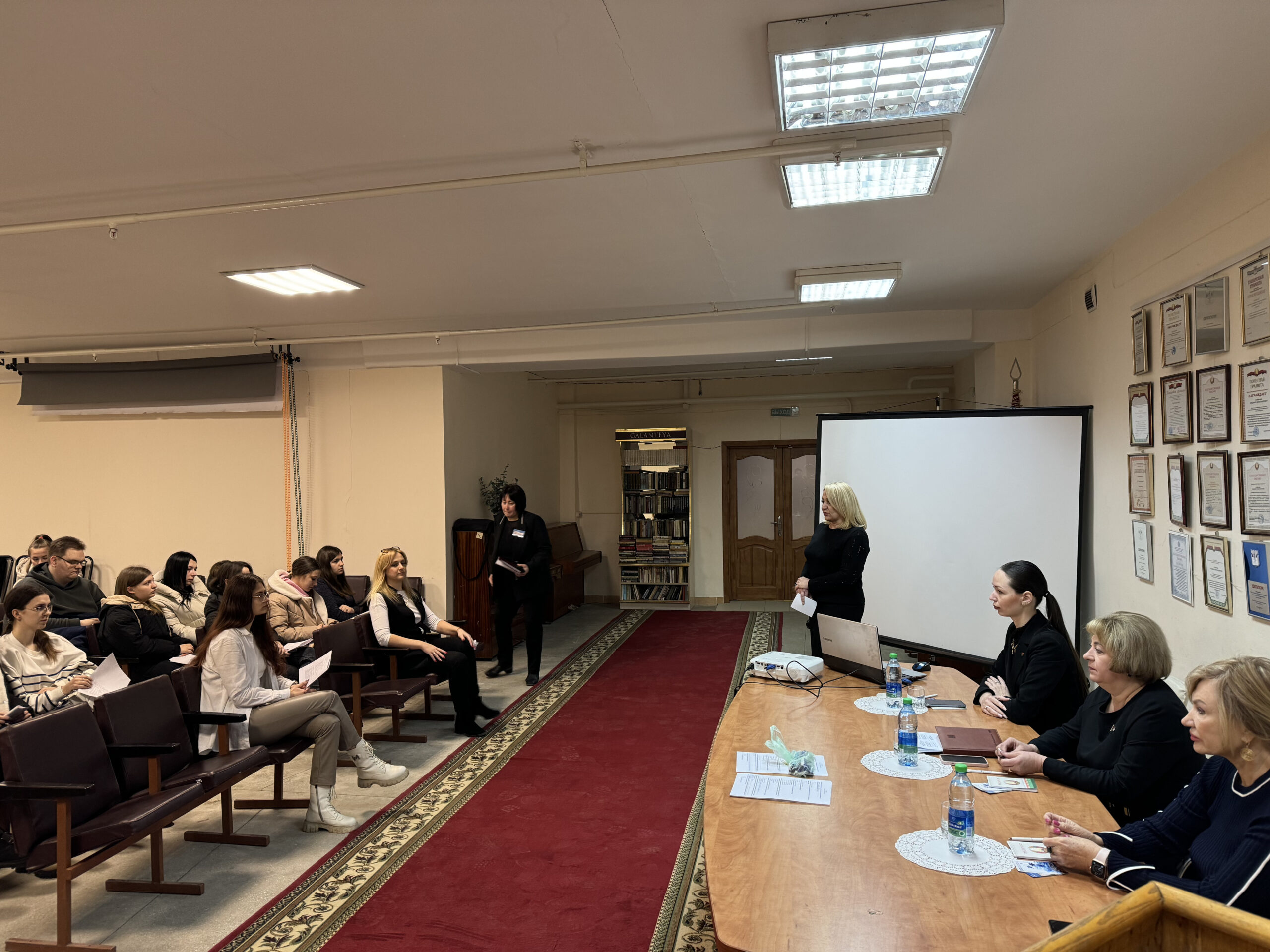 Какие вопросы обсудили с молодыми специалистами на диалоговой площадке