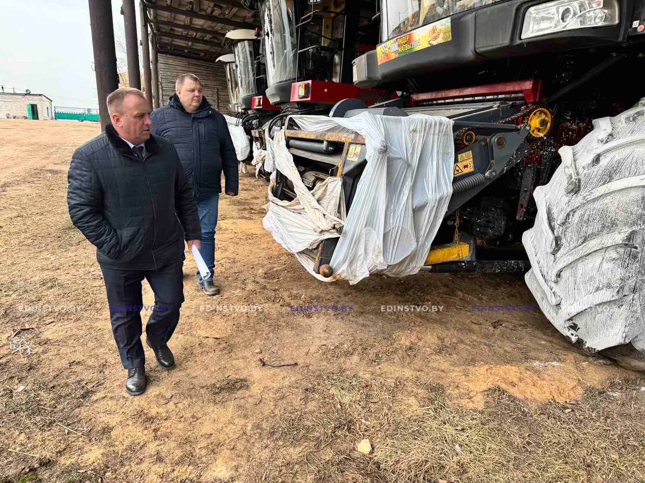 Помощник Президента Александр Кохан проверил подготовку хозяйств Борисовщины к весенне-полевым работам