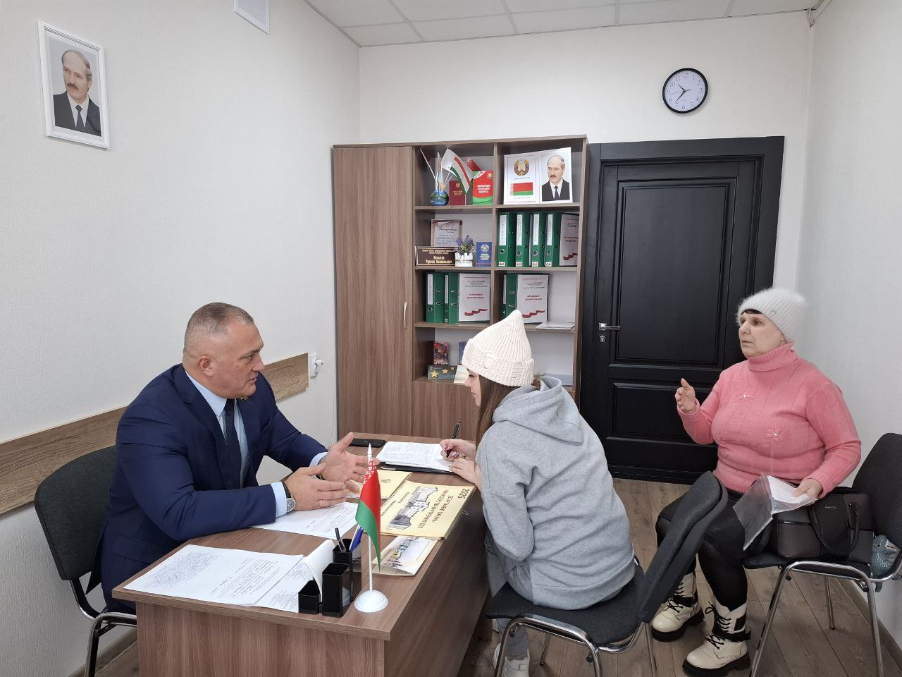 Руслан Косыгин в Борисове провел прием граждан. С какими вопросами обратились