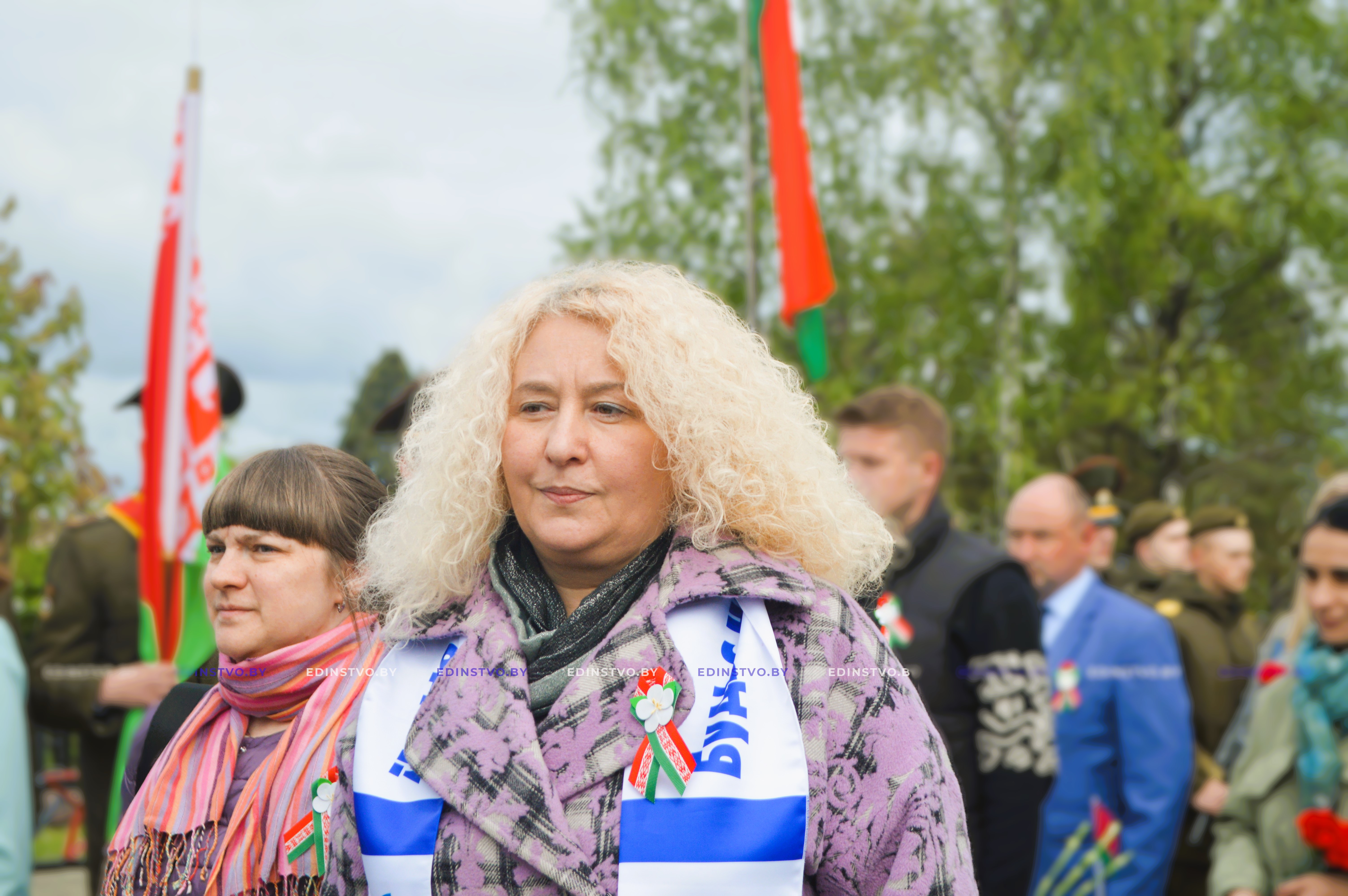 В преддверии Дня Победы борисовчане продолжают нести цветы к мемориалам