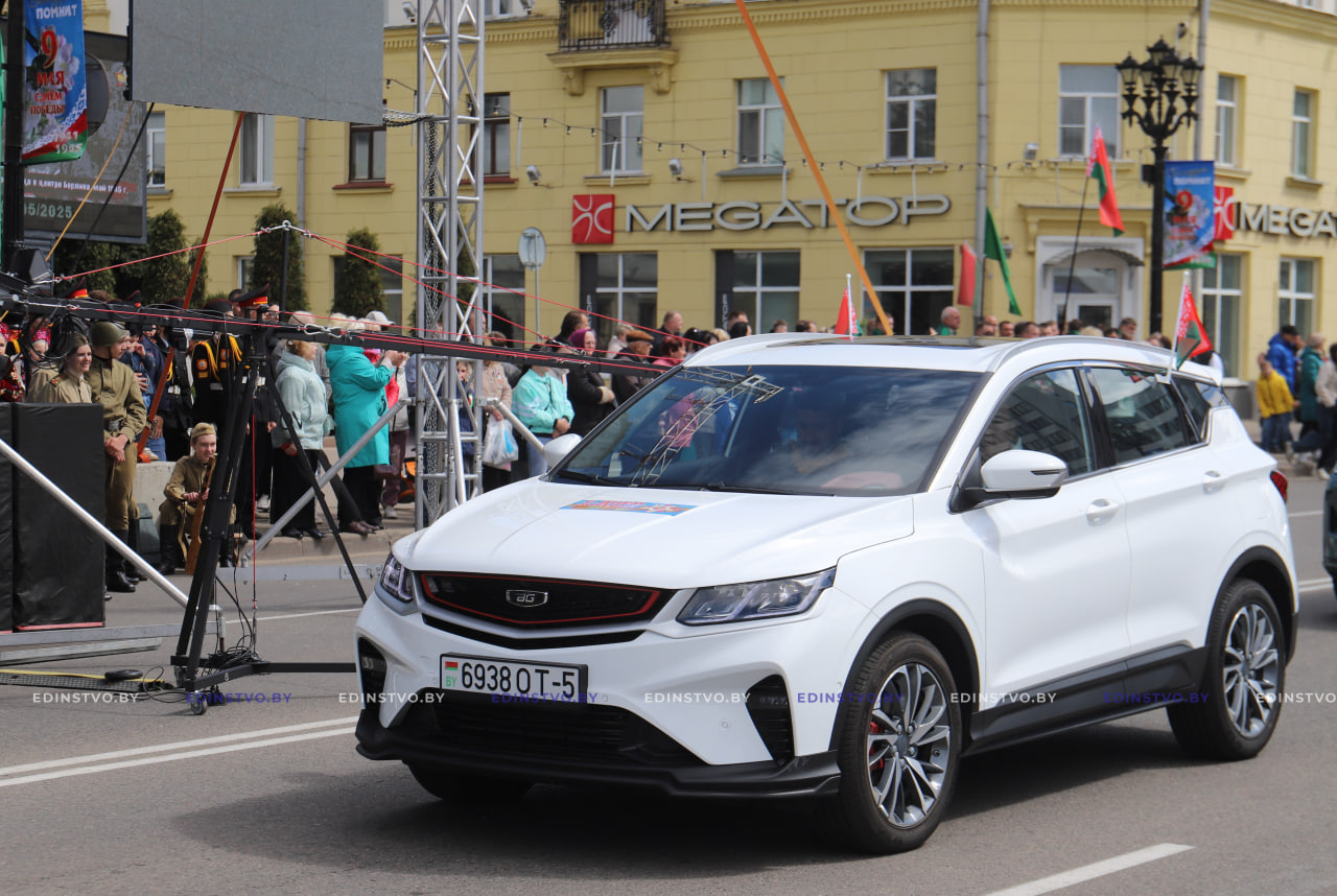 Борисовчане приняли участие в праздничном шествии ко Дню Победы. ФОТОРЕПОРТАЖ