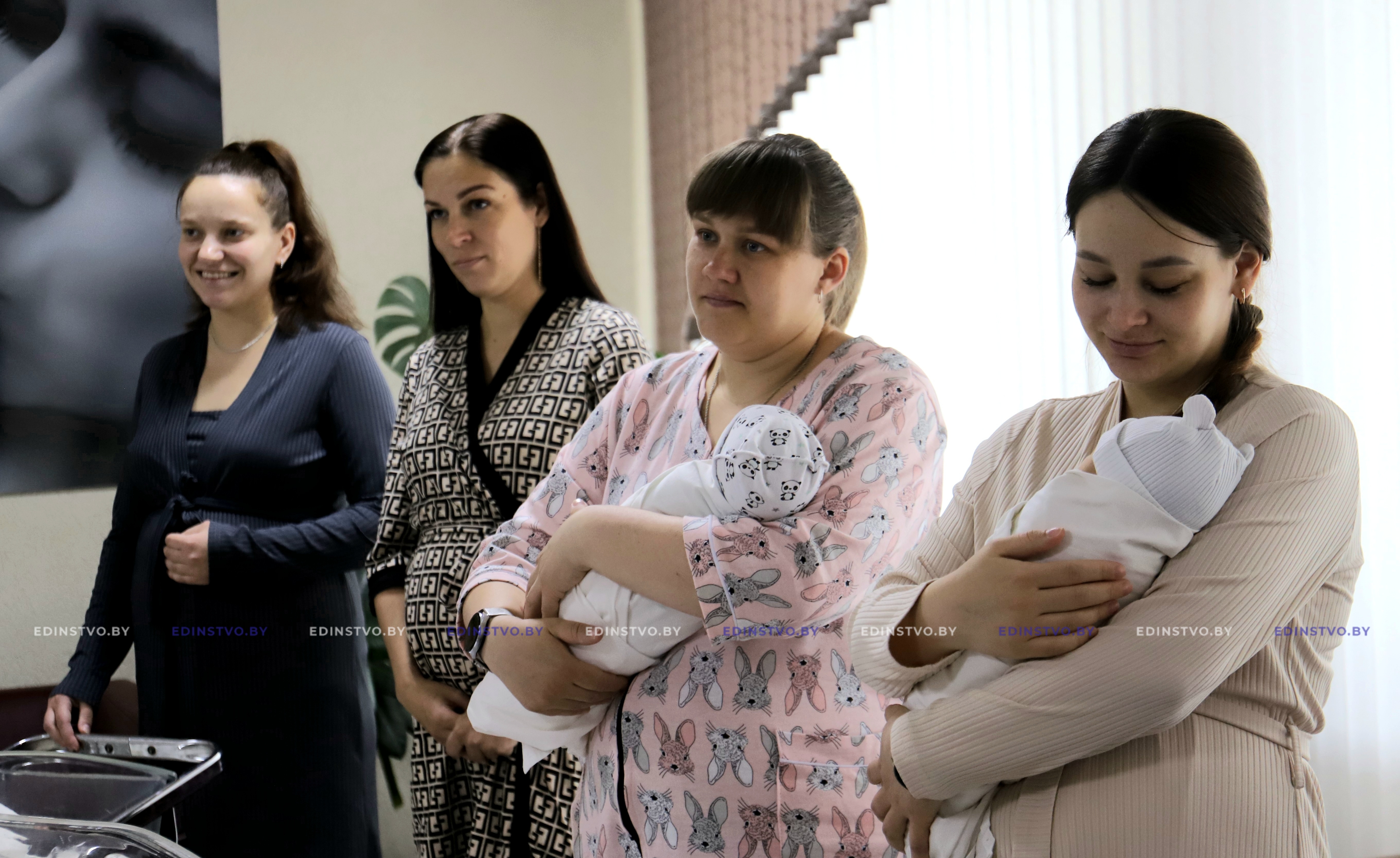 Поздравили мамочек и подписали программу сотрудничества: как налажена совместнаяработа Борисовского роддома и епархии