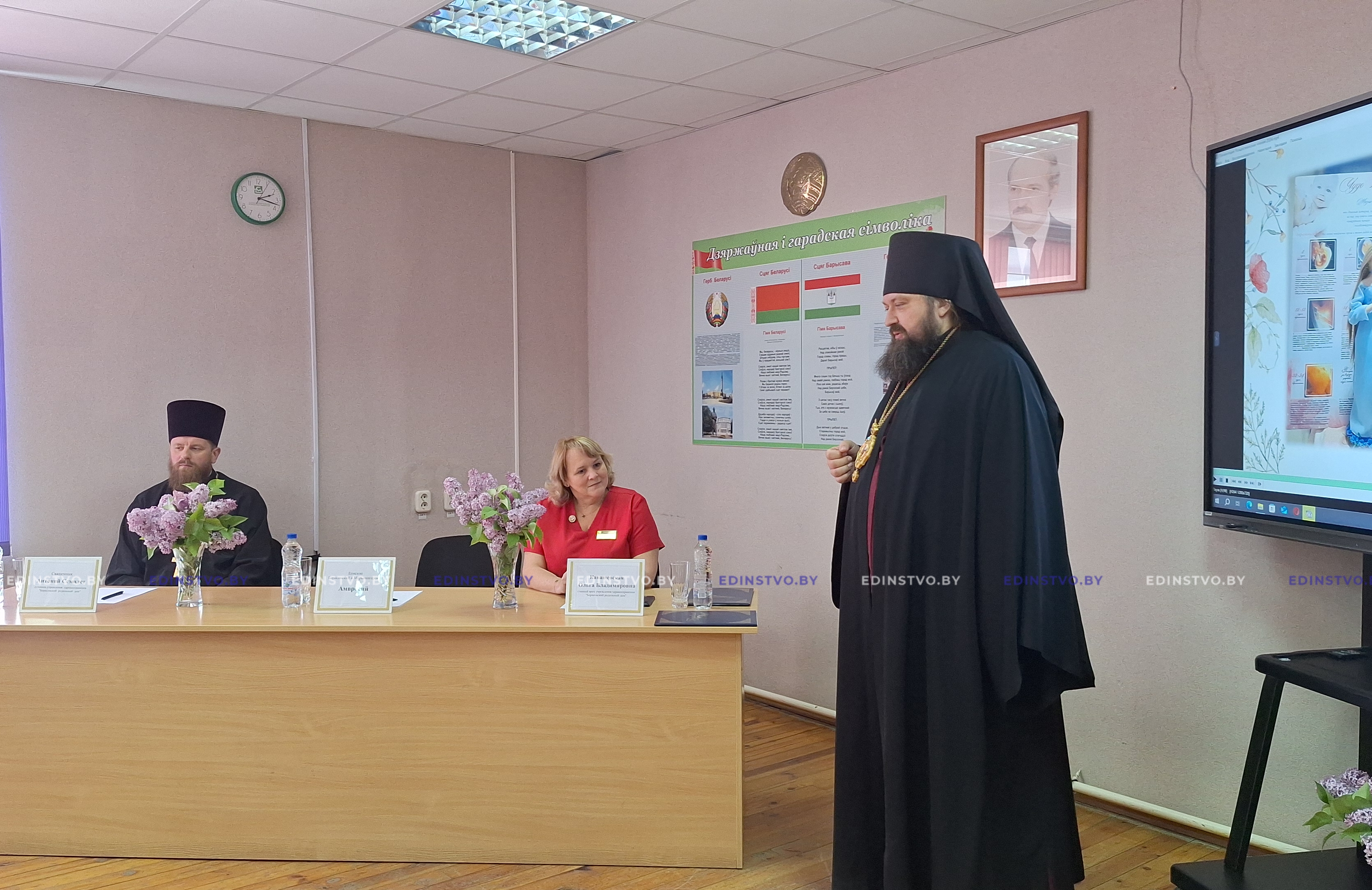 Поздравили мамочек и подписали программу сотрудничества: как налажена совместнаяработа Борисовского роддома и епархии