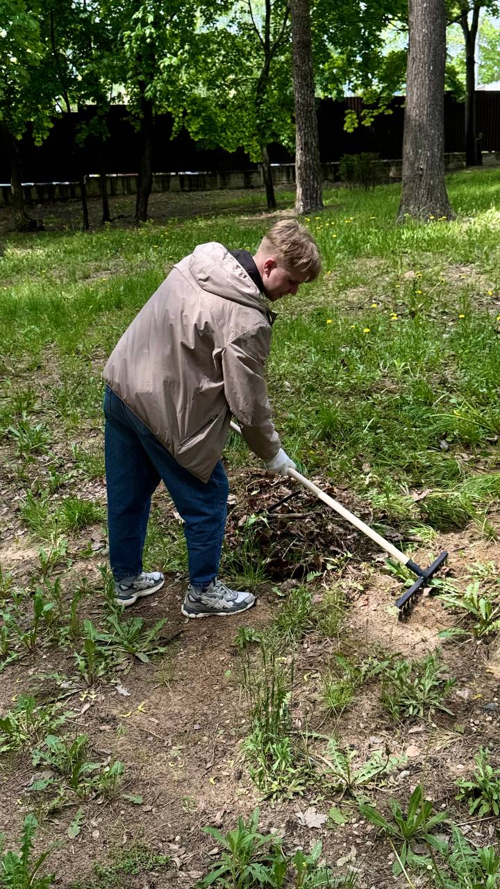 На общее благо: борисовчане трудились в городском парке