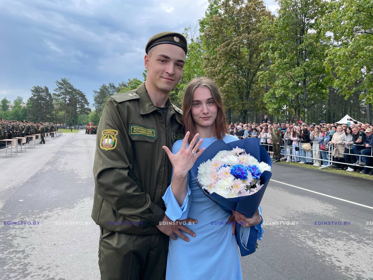 Предложение на присяге сделал своей девушке военнослужащий в Печах. Что онаответила?