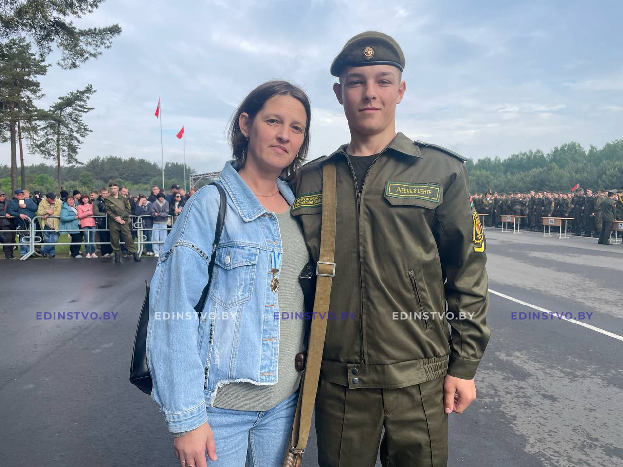В Печах с самого утра многолюдно