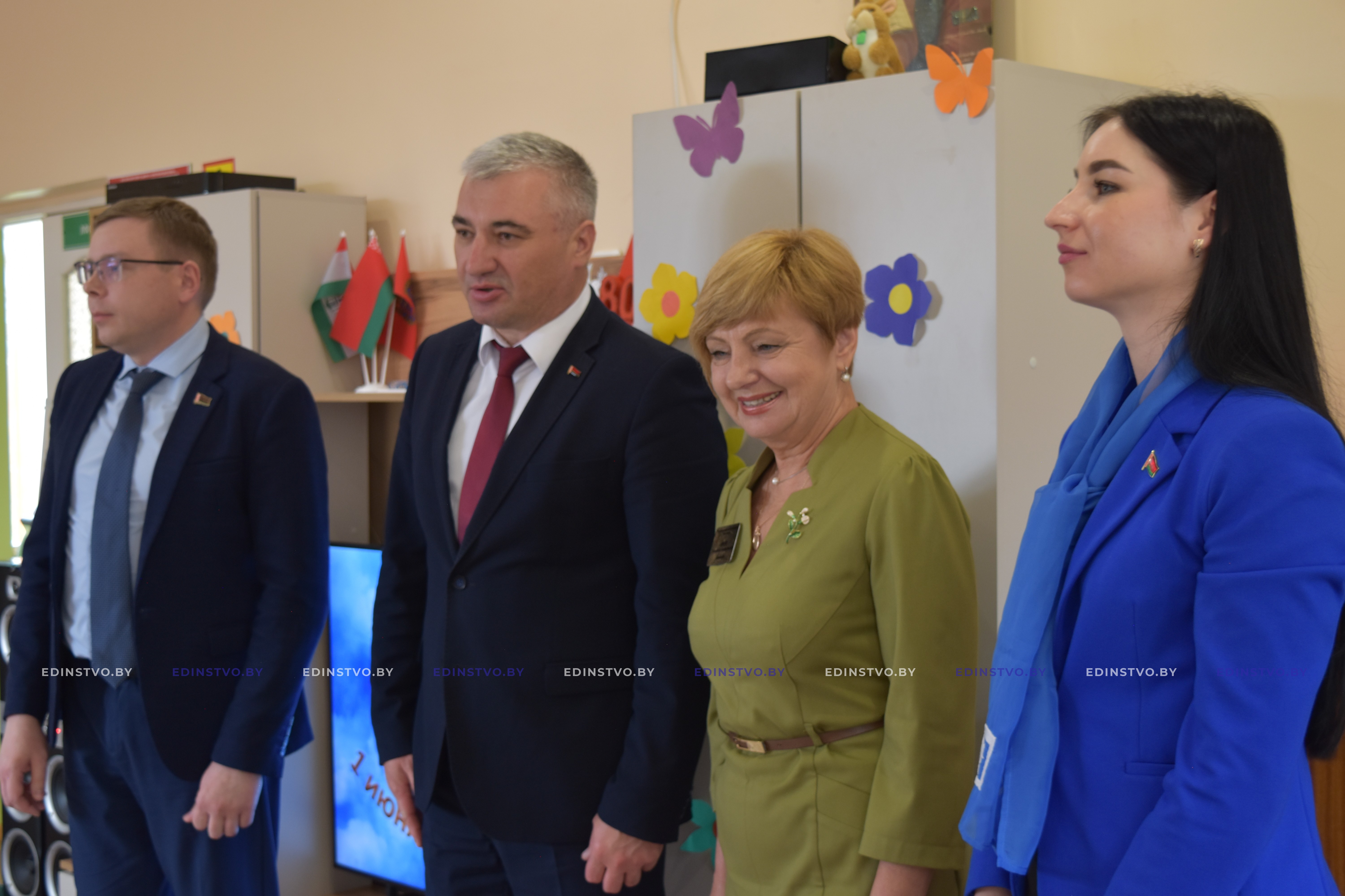 Представители районной и областной прокуратуры с подарками посетили Борисовскийдом ребенка