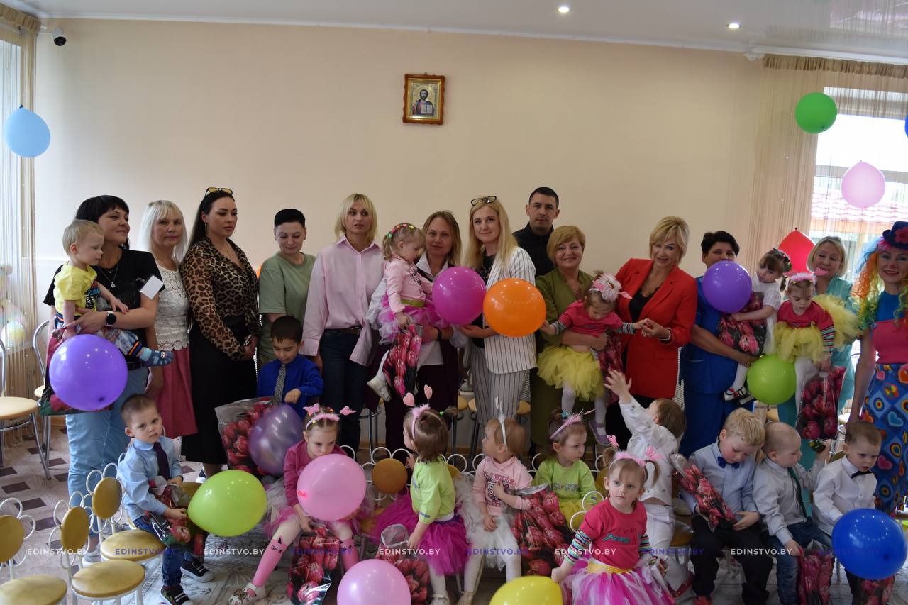 Борисовский специализированный дом ребенка с подарками посетили гости