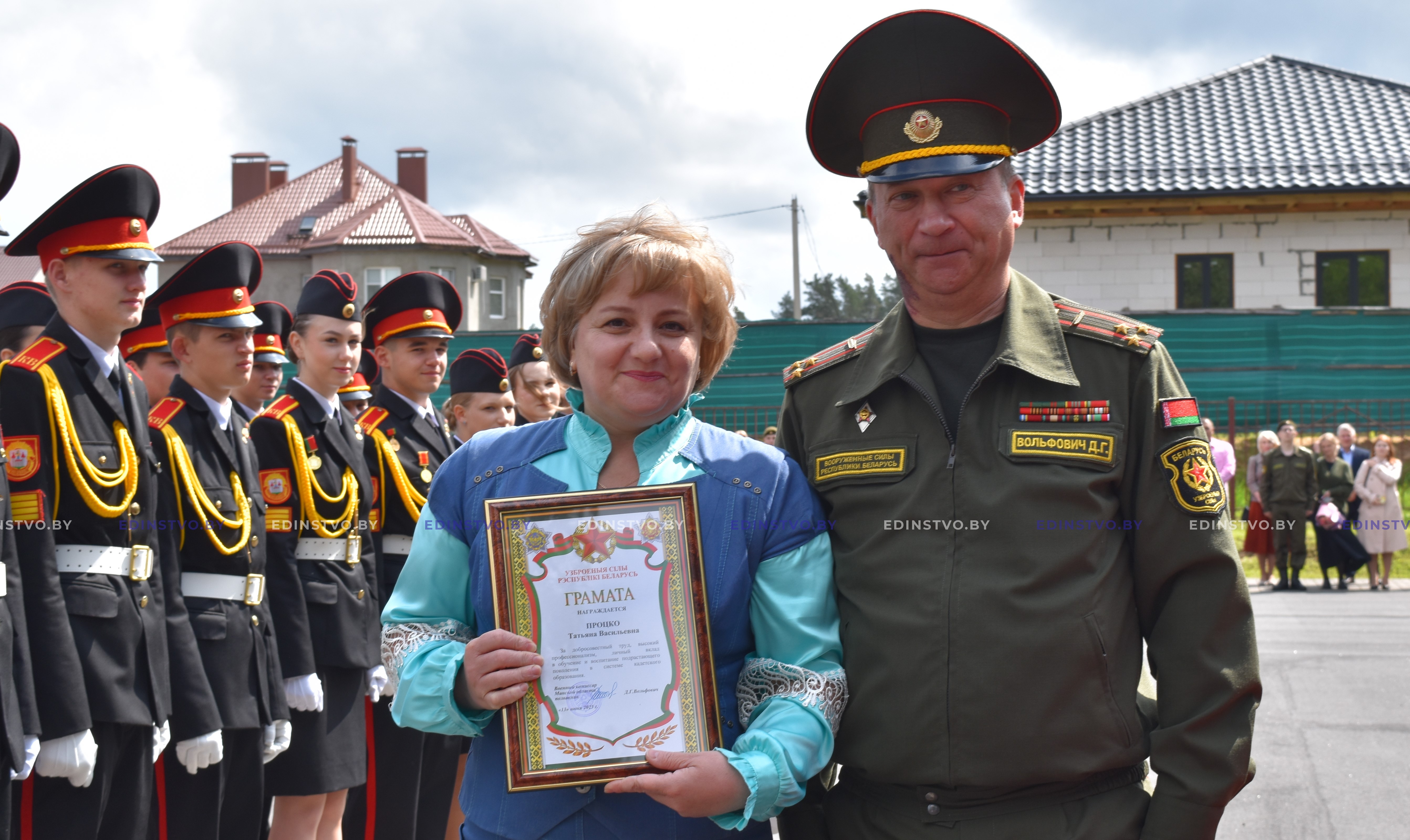 Монетки в воздух и прощальный вальс. Первый выпуск в Борисовском кадетскомучилище прошел с участием Александра Вольфовича