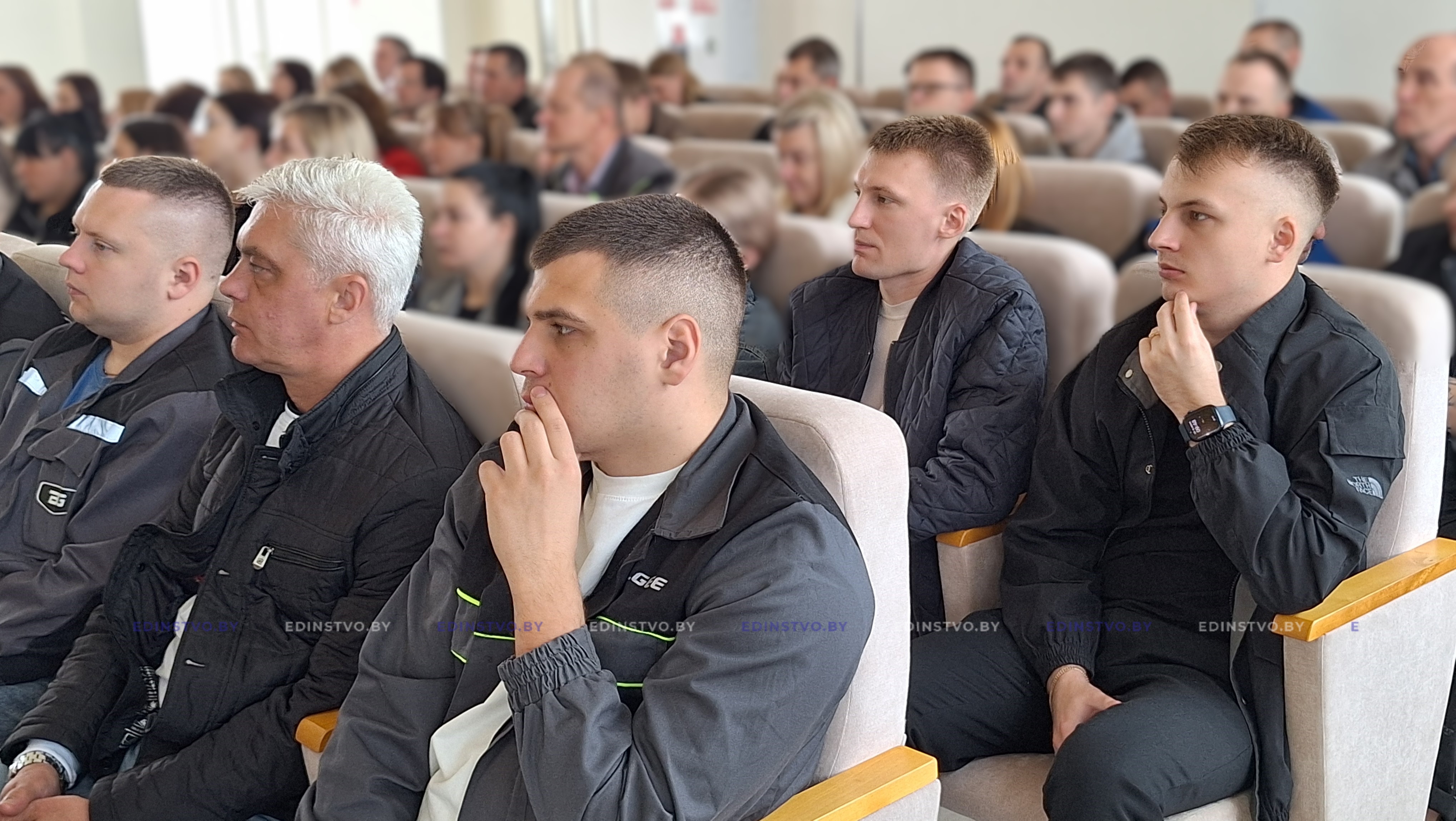 Молодежная политика, летний отдых детей, противодействие коррупции. Какие ещетемы поднимались на ЕДИ?