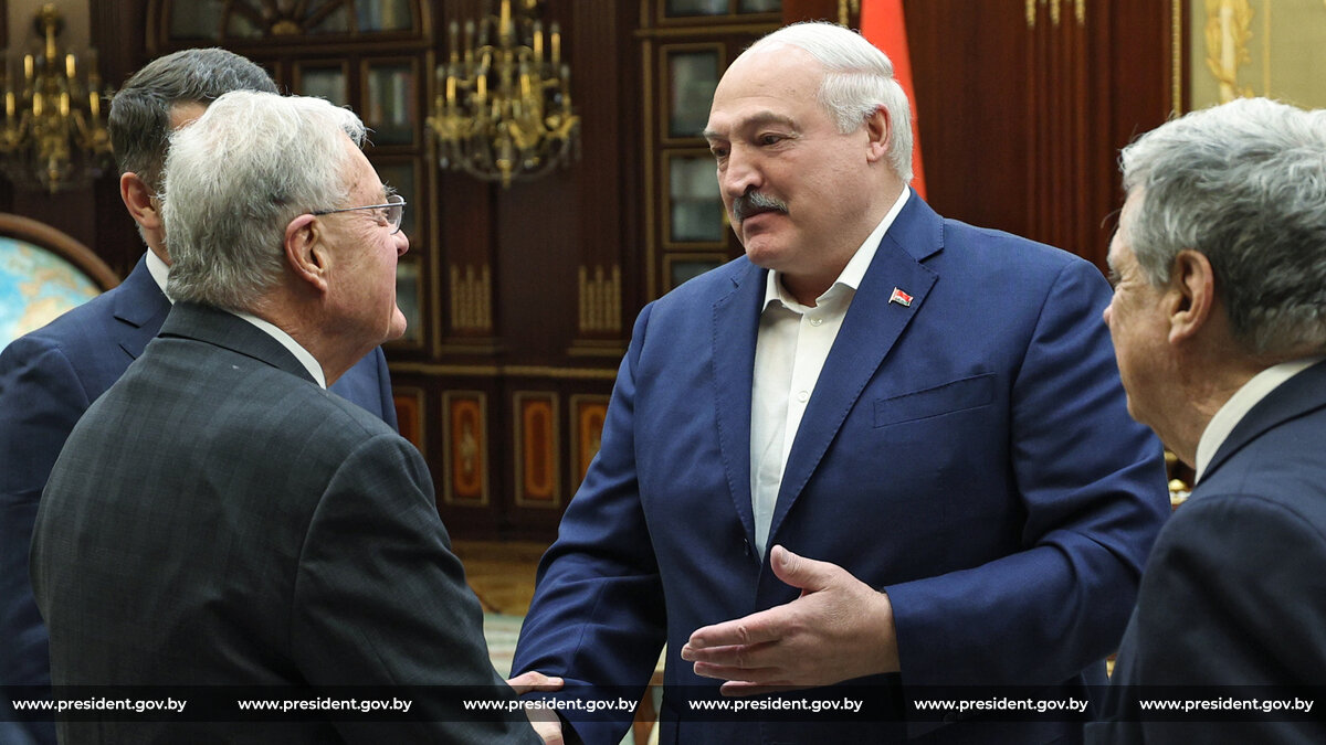 Александр Лукашенко встретился со специальным посланником Президента США поУкраине Китом Келлогом