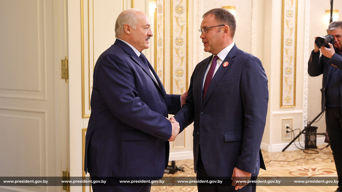 Александр Лукашенко: «Полмиллиарда стабильно, я думаю, мы можем иметьтоварооборот»