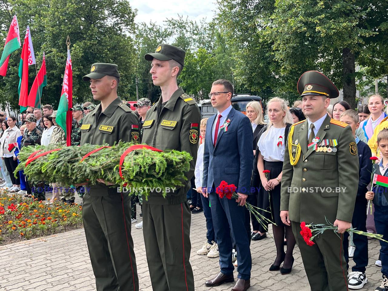 На Борисовщине прошли церемонии возложения цветов к памятникам
