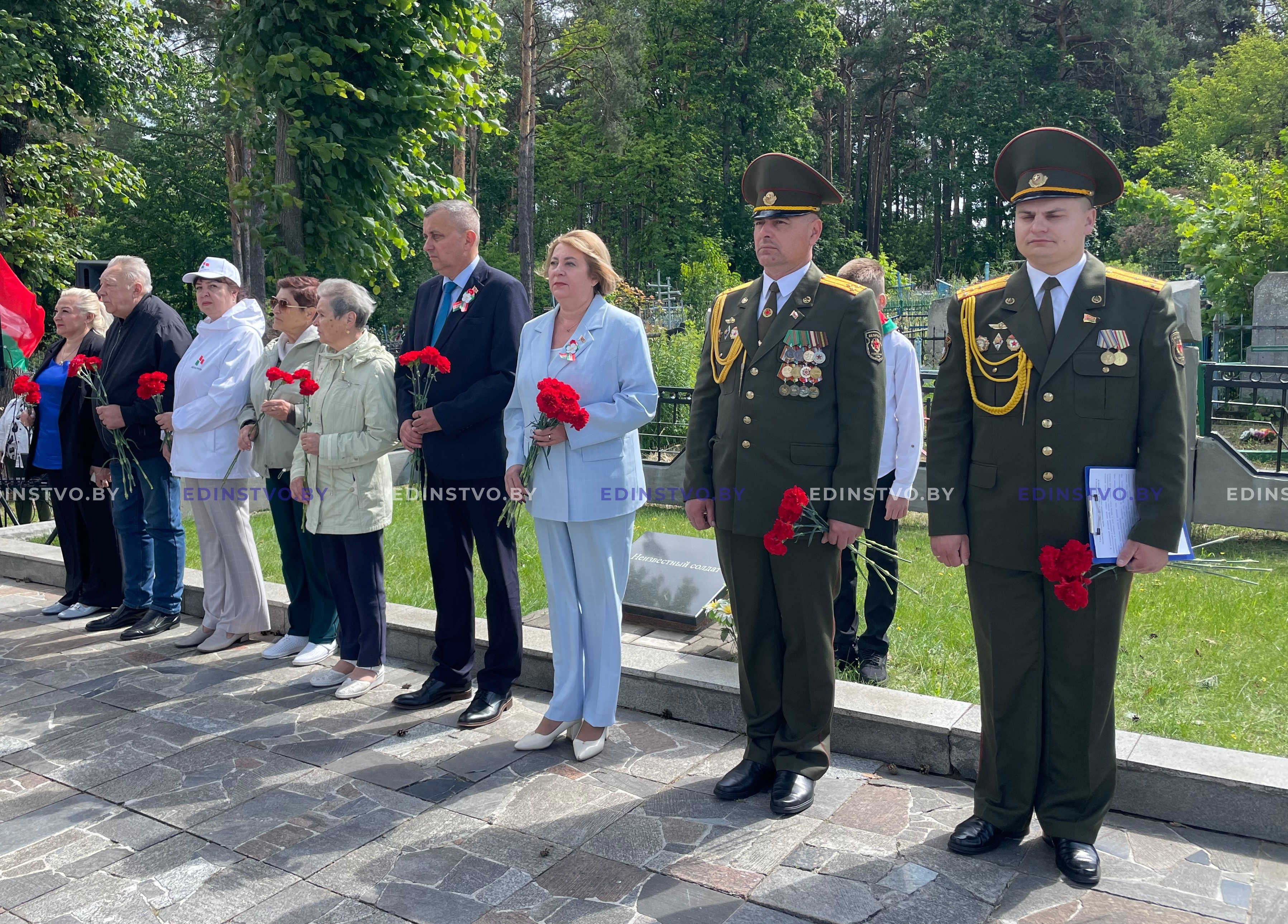 На Борисовщине прошли церемонии возложения цветов к памятникам