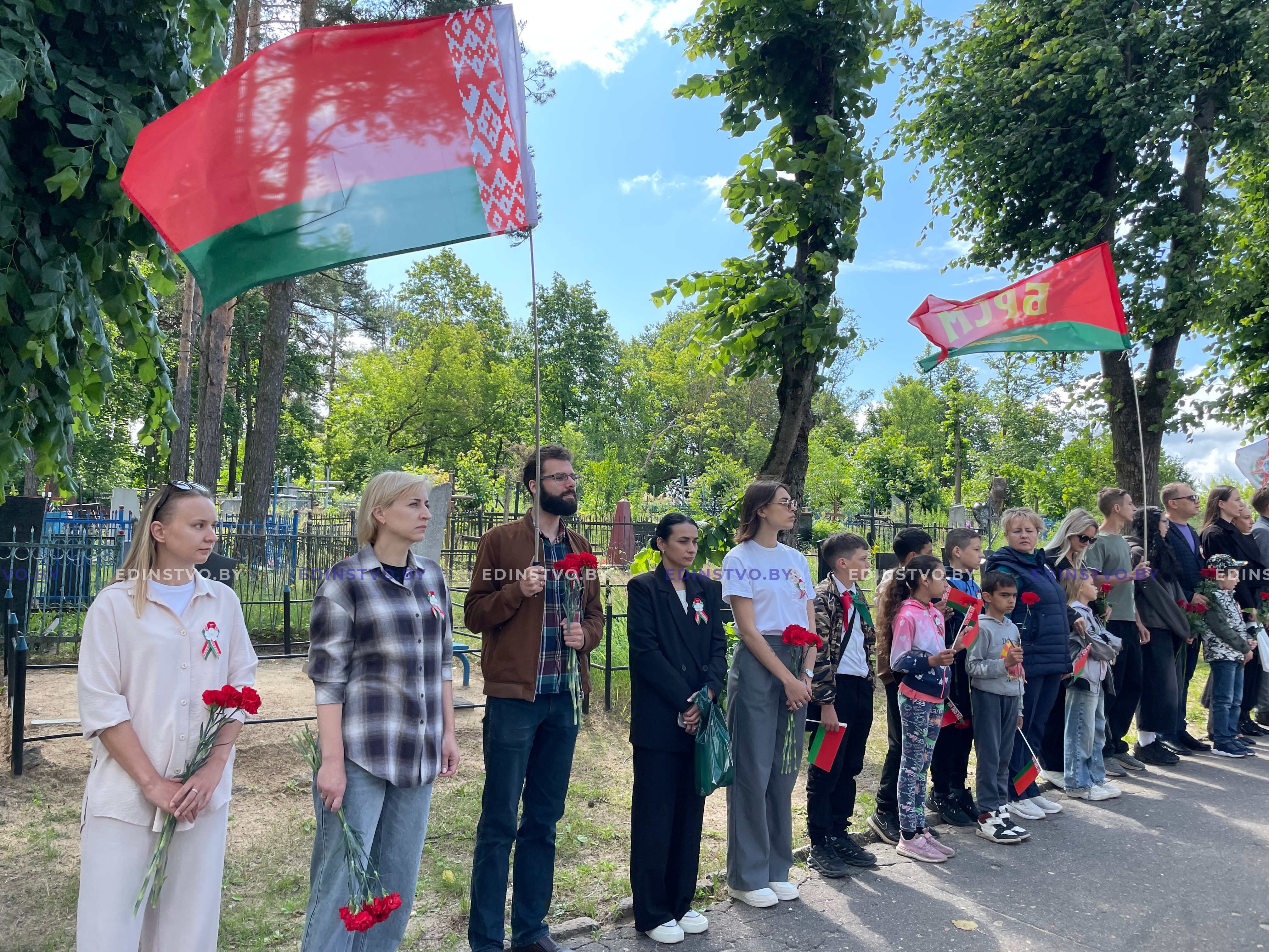 На Борисовщине прошли церемонии возложения цветов к памятникам