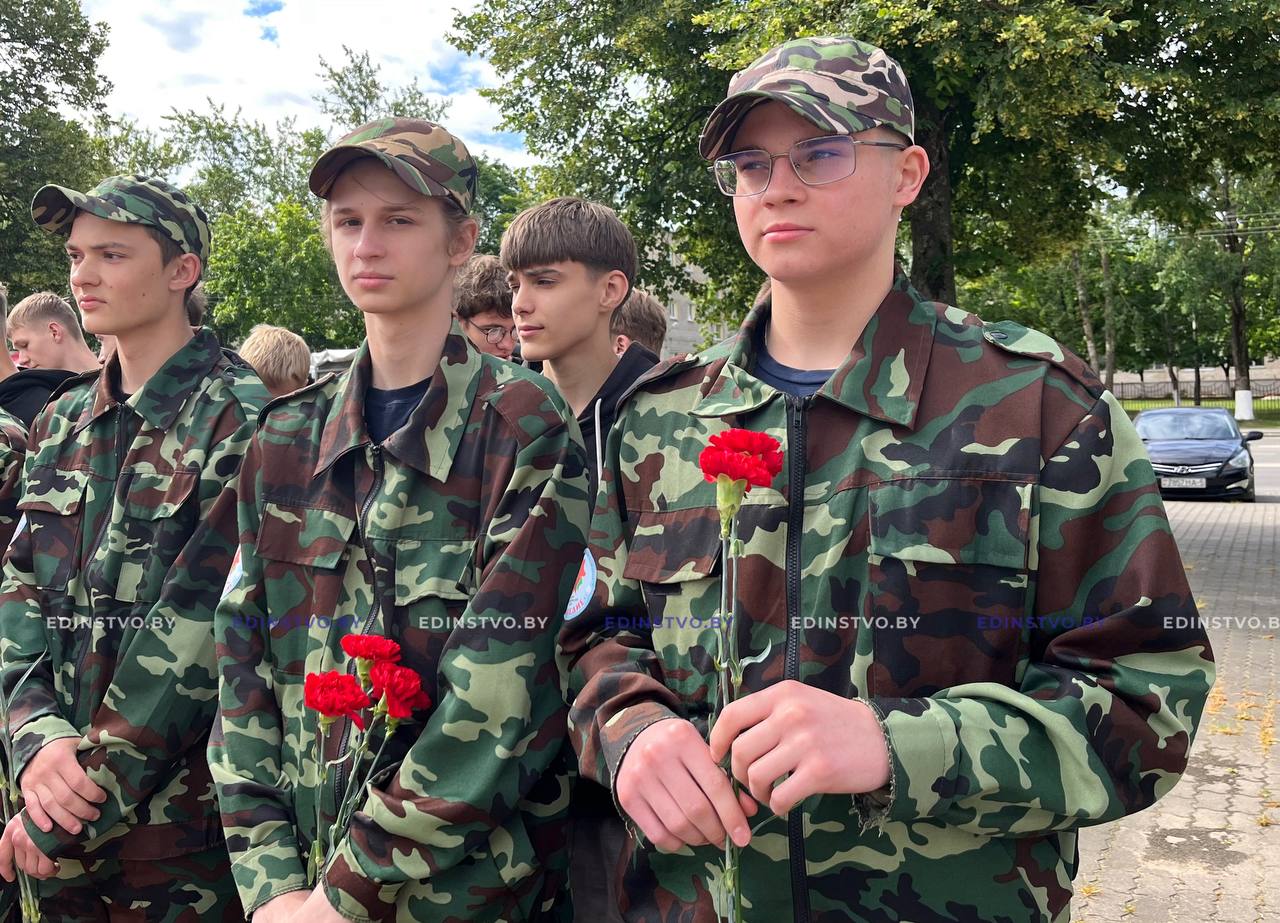 На Борисовщине прошли церемонии возложения цветов к памятникам