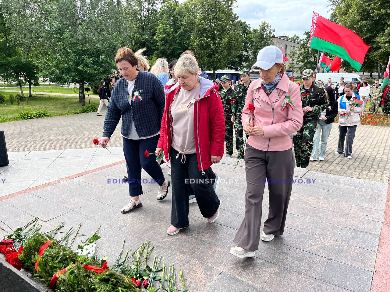 На Борисовщине прошли церемонии возложения цветов к памятникам