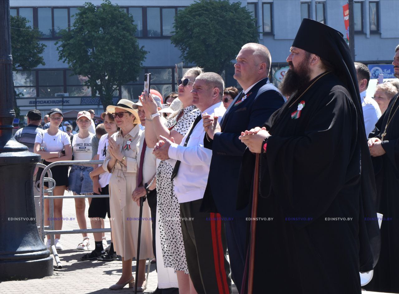 Праздничное шествие в честь Дня Независимости в Борисове. Фоторепортаж