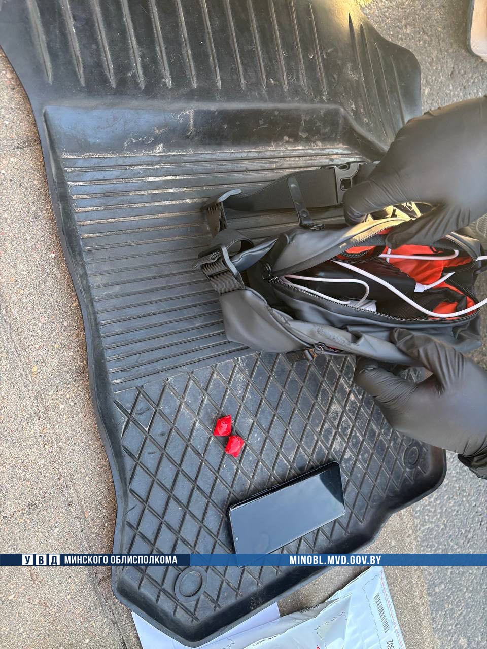 В Борисове задержали двух мужчин, которые работали на интернет-магазин попродаже наркотиков