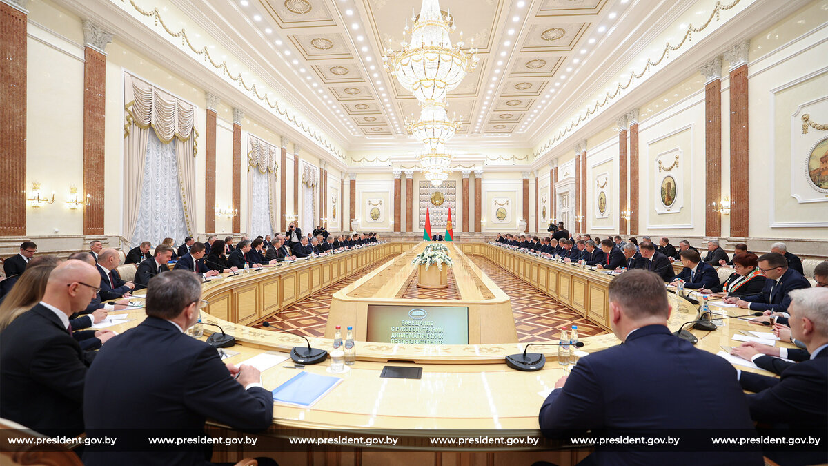 Александр Лукашенко: «Будет экономика динамично развиваться — будем жить хорошои решать все вопросы»