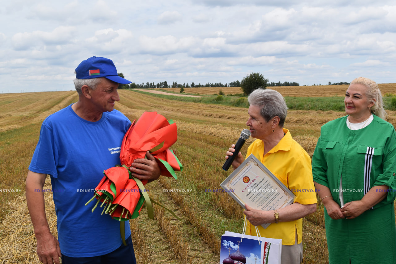 На Борисовщине – первая тысяча на уборке зерна. Кто стал передовиком жатвы? 4 На Борисовщине – первая тысяча на уборке зерна. Кто стал передовиком жатвы?
