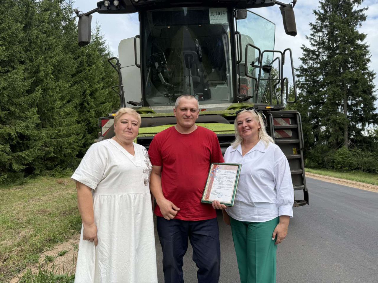 На жатве в районе определился первый комбайнер-тысячник