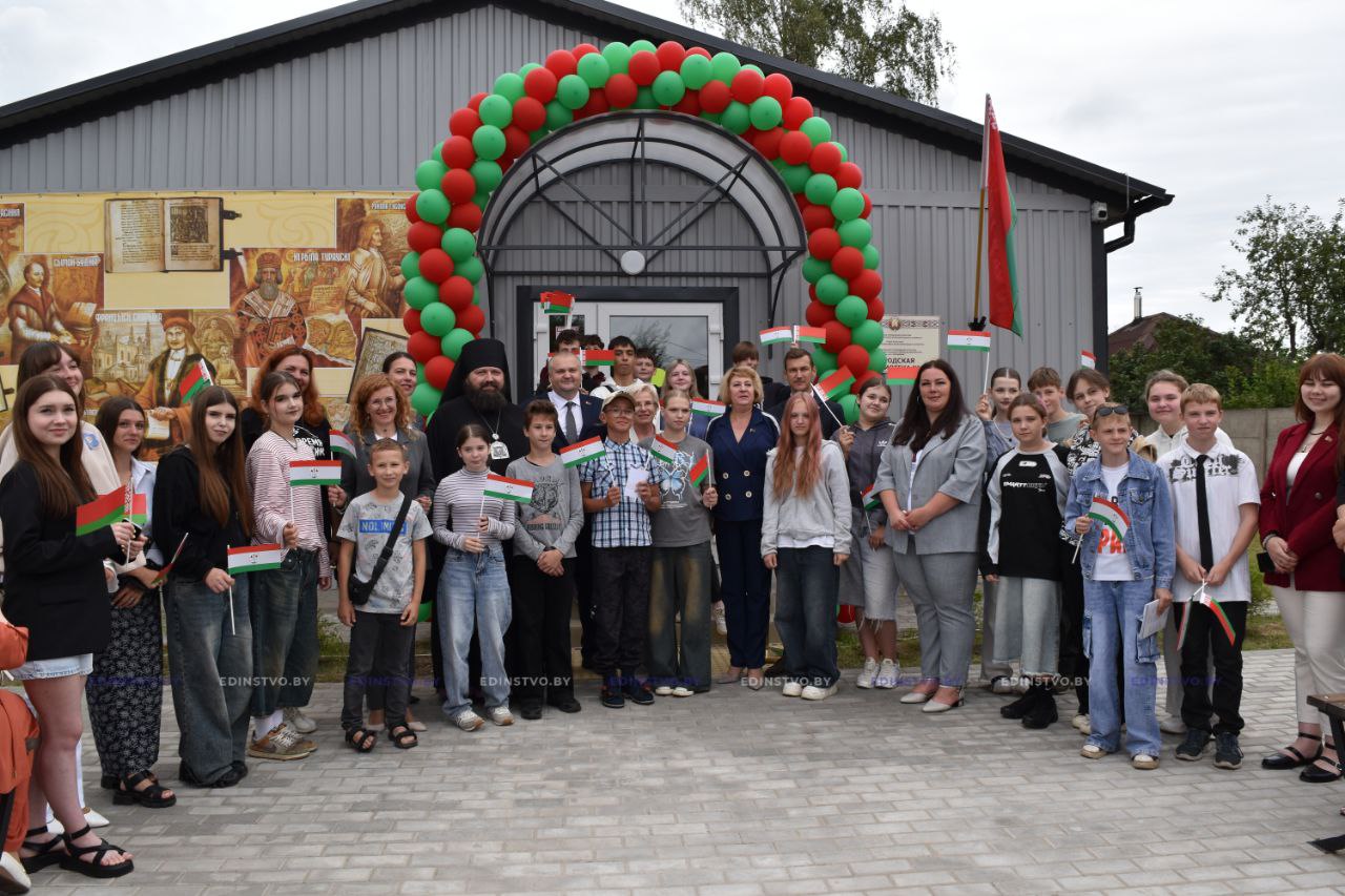 В Борисове открылась первая в области модульная библиотека