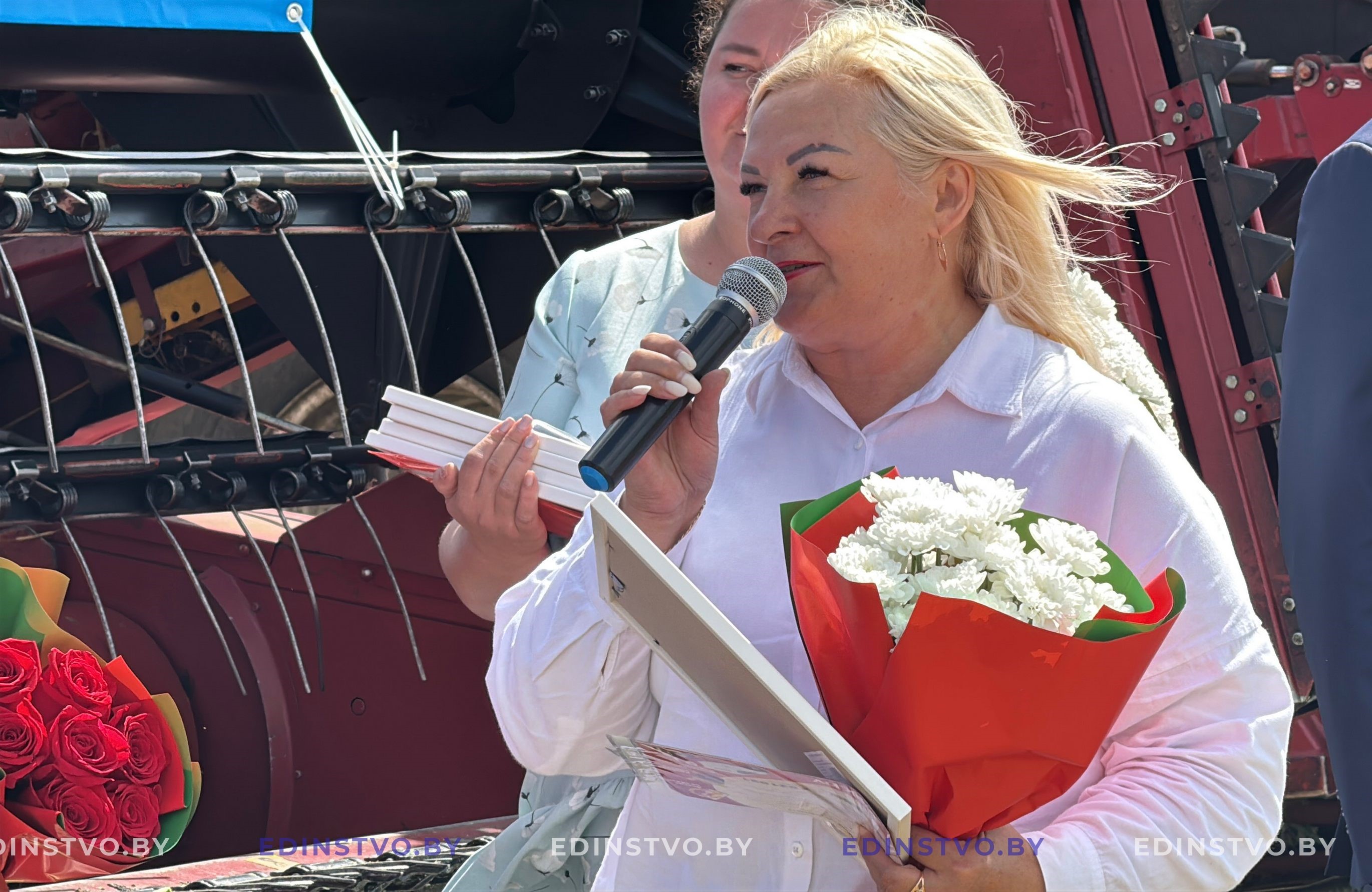 Каждый день – по тысячнику. Сегодня – пять. На Борисовщине продолжают чествоватьпередовиков жатвы