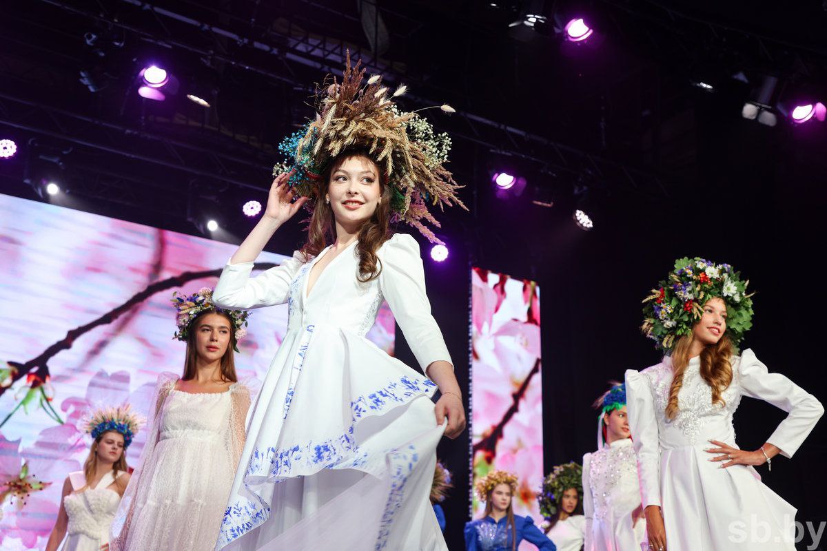 Минская область стала призером республиканского конкурса молодежных проектов«Дзявочы вянок міру»